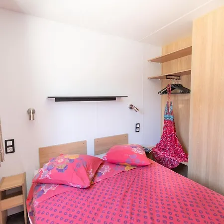 Camping La Buissiere Campsite 3*